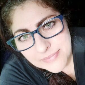 Meet your Posher, Carolyn